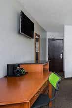 Hotel Super 8 by Wyndham Franklin photo 3