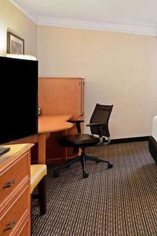 Hotel La Quinta Inn & Suites by Wyndham Tacoma - Seattle photo 3