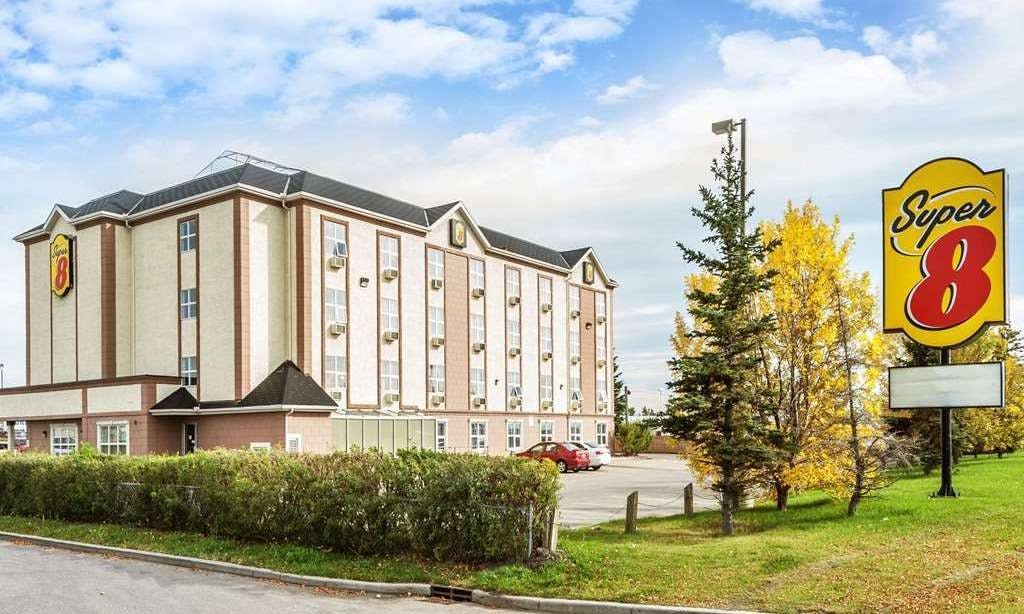 Super 8 by Wyndham Calgary/Airport