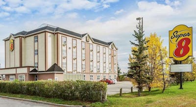 Super 8 by Wyndham Calgary/Airport