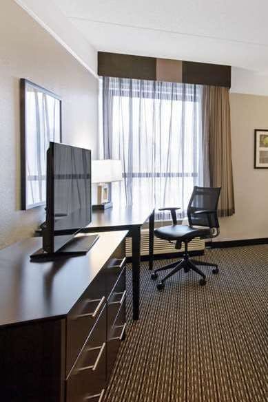 Hotel La Quinta Inn & Suites by Wyndham Boston-Andover photo 3