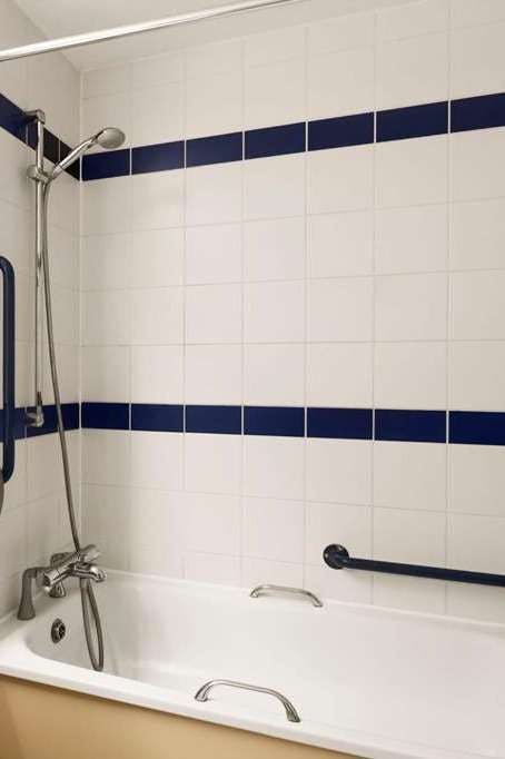 Hotel Days Inn by Wyndham Sutton Scotney South photo 5