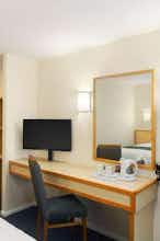 Hotel Days Inn Sutton Scotney South photo 3