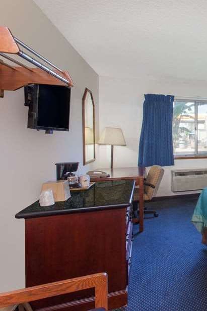 Hotel Super 8 Selma Fresno Area photo 3