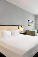 Hotel Ramada Marina photo 1