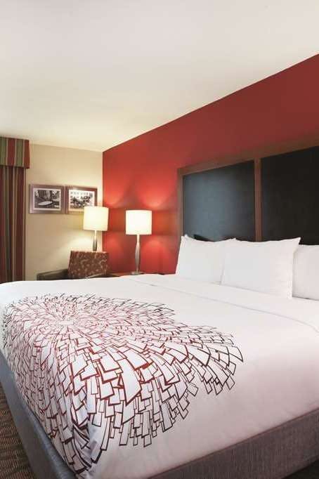 Hotel La Quinta Inn & Suites by Wyndham Williamsburg Historic Area photo 1