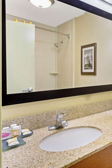 Hotel La Quinta Inn & Suites by Wyndham Williamsburg Historic Area photo 4