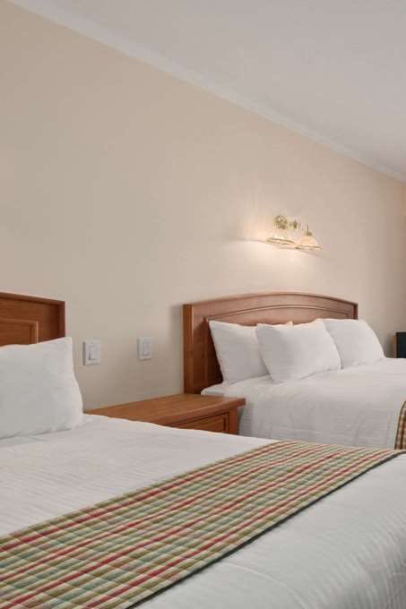 Hotel Travelodge Kamloops photo 2