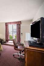 Hotel Baymont Johnson City photo 4