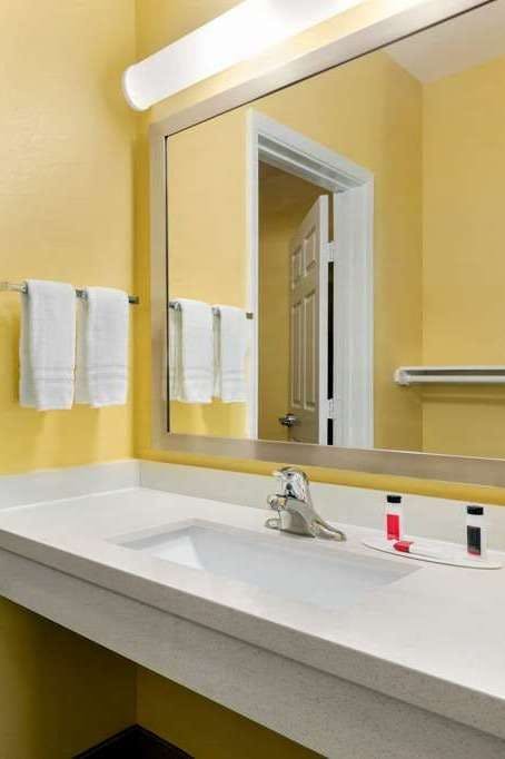 Hotel Days Inn by Wyndham Port Aransas TX photo 4