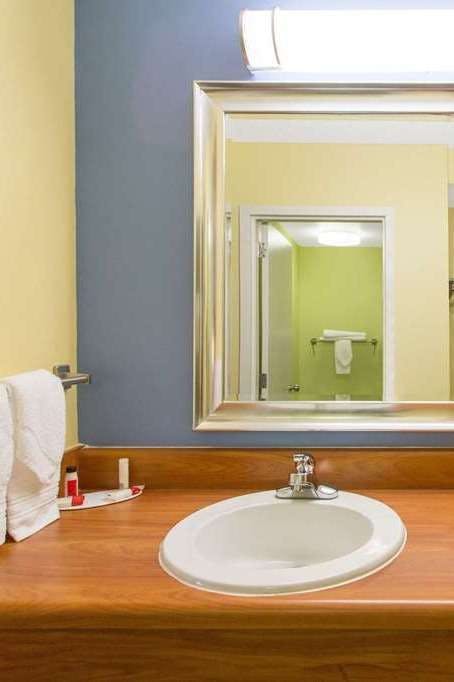 Hotel Days Inn by Wyndham Raleigh-Airport photo 4