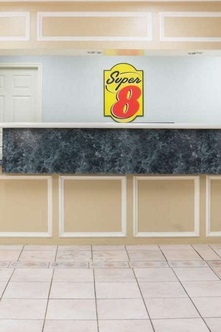 Hotel Super 8 Sealy photo 5