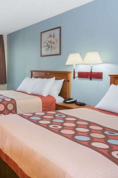 Hotel Super 8 Sealy photo 2