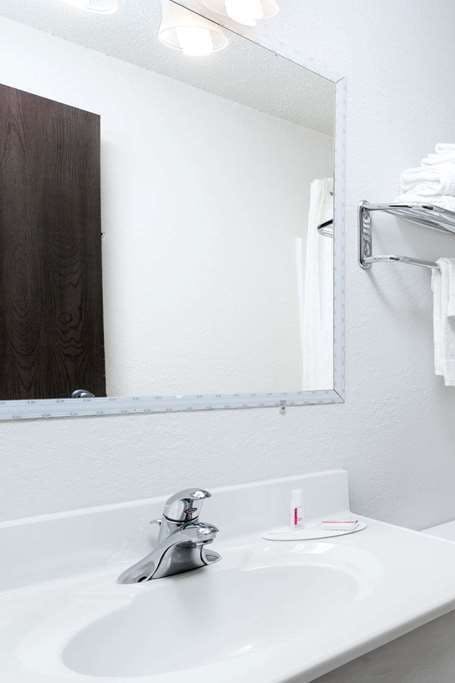 Hotel Super 8 Winona MN photo 4