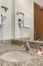 Hotel Travelodge Vaughn photo 4