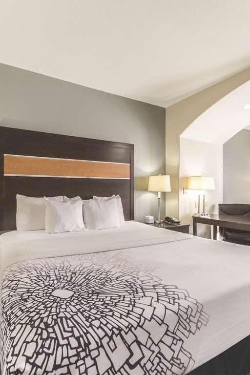 Hotel La Quinta Tulsa Catoosa photo 1