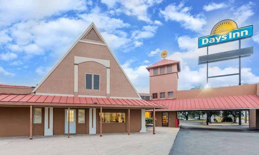 Days Inn San An Splashtown/ATT