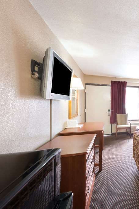Hotel Days Inn San An Splashtown/ATT photo 3