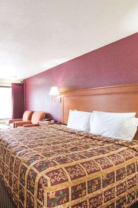 Hotel Days Inn San An Splashtown/ATT photo 1