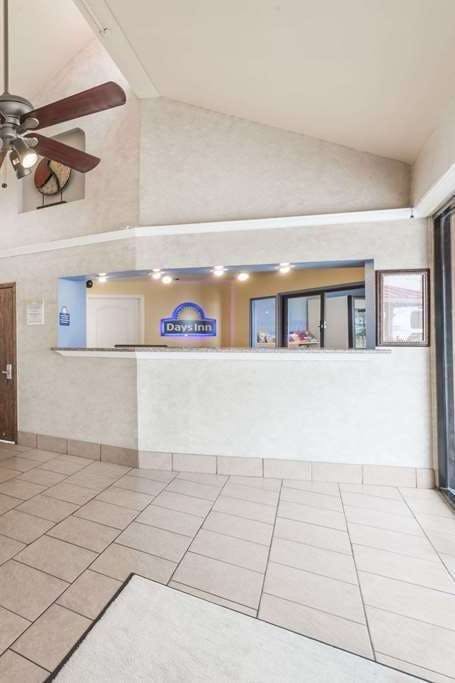 Hotel Days Inn San An Splashtown/ATT photo 5