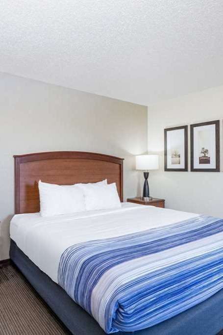 Hotel AmericInn Hotel Suites Dicki photo 2