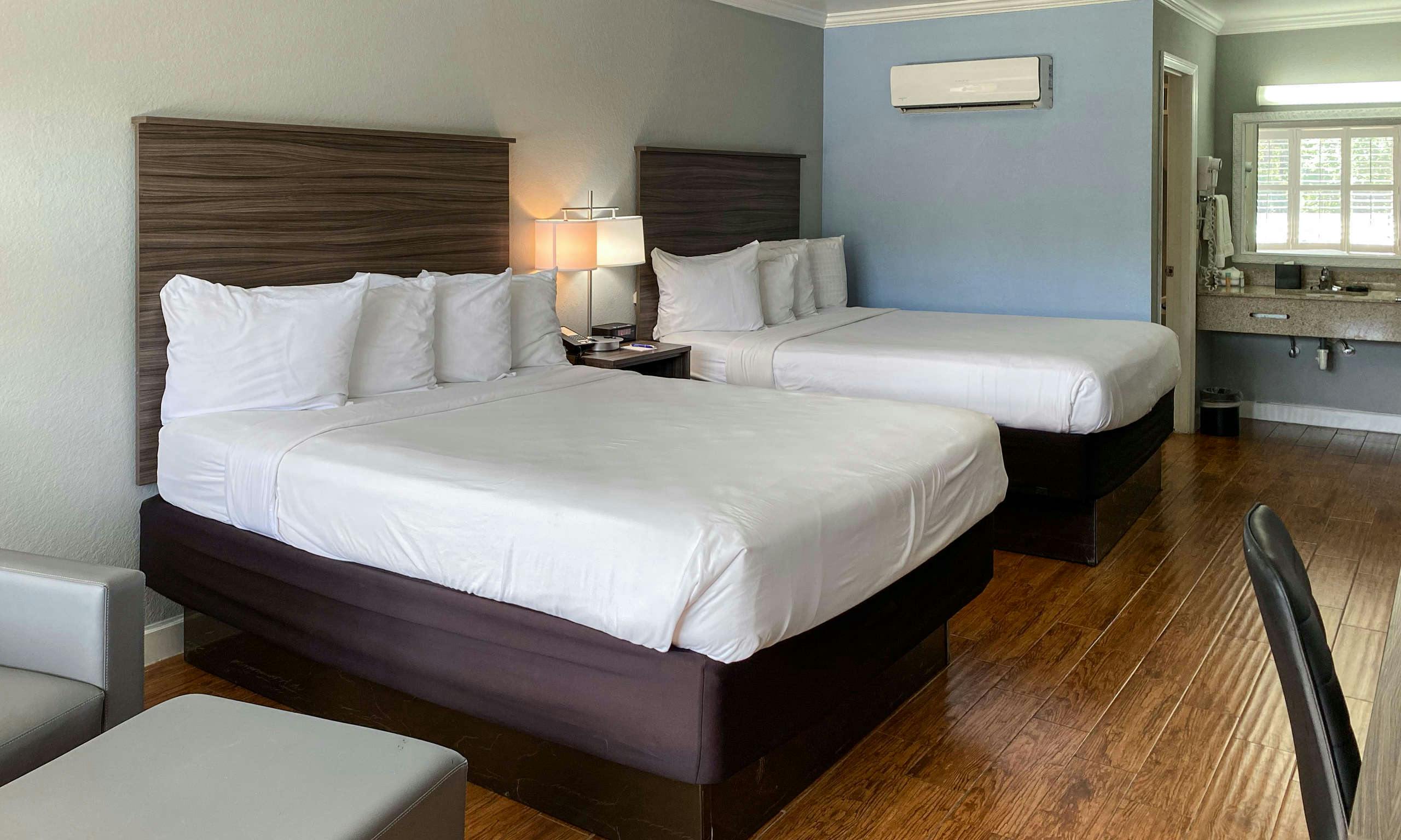 Hotel Vero Beach Inn & Suites photo 1