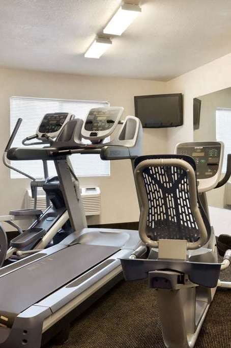 Hotel Travelodge by Wyndham Jefferson City photo 5