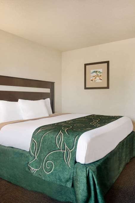 Hotel Travelodge by Wyndham Jefferson City photo 1