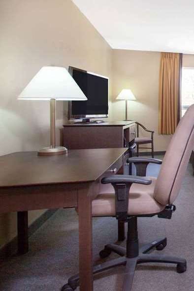 Hotel Super 8 by Wyndham Midland photo 3