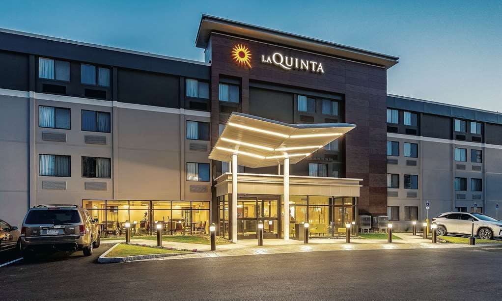 La Quinta Inn & Suites by Wyndham Salem NH