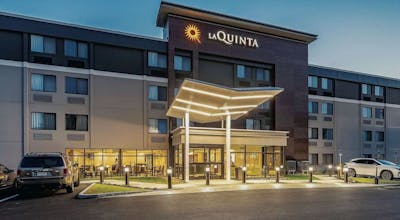 La Quinta Inn & Suites by Wyndham Salem NH