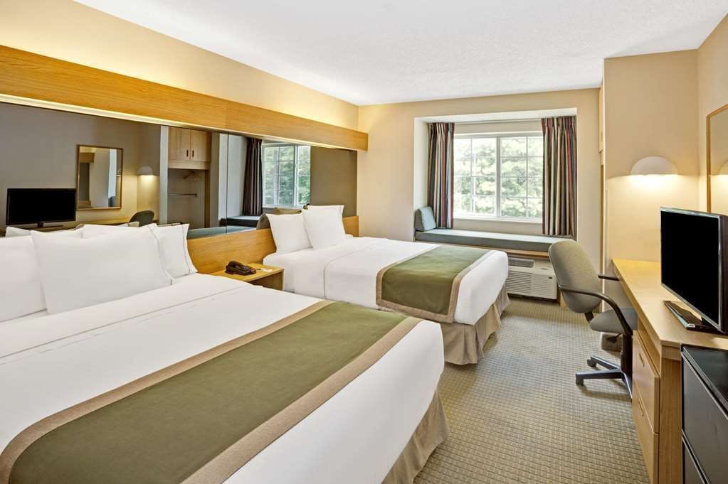 Hotel Microtel Inn & Suites by Wyndham Raleigh Durham Airport photo 4