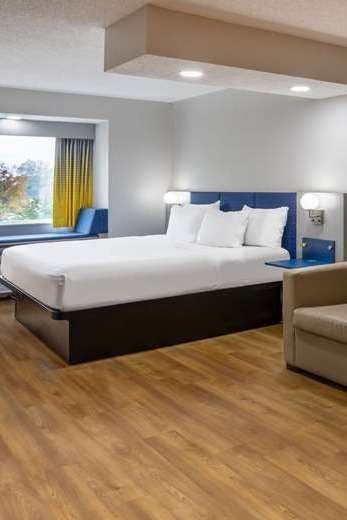 Hotel Microtel Inn & Suites by Wyndham Salisbury photo 1