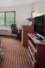 Hotel Days Inn by Wyndham Stoughton WI. photo 4