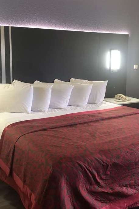 Hotel Days Inn by Wyndham Grove City Columbus South photo 1