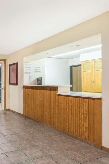 Hotel Super 8 by Wyndham Burnham/Lewistown photo 4