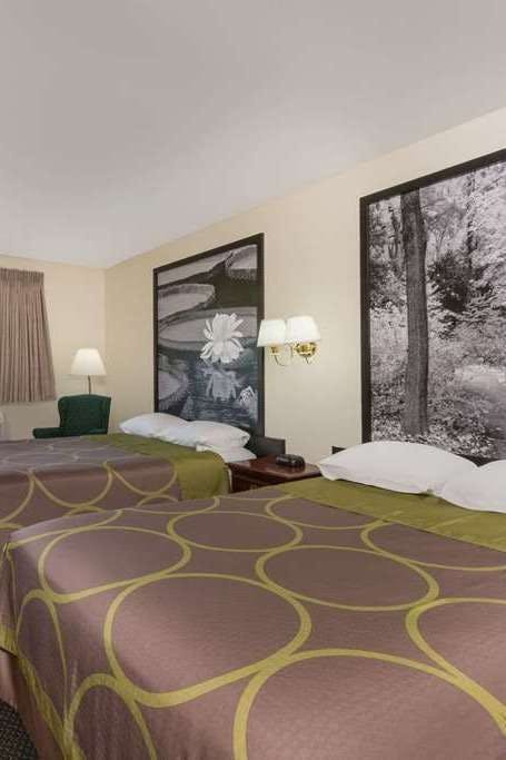 Hotel Super 8 by Wyndham Burnham/Lewistown photo 3