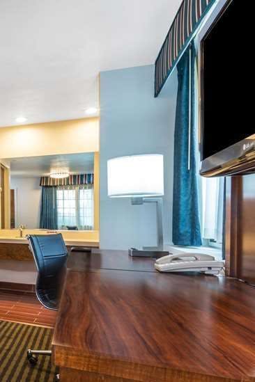 Hotel Ramada by Wyndham Mountain View photo 3