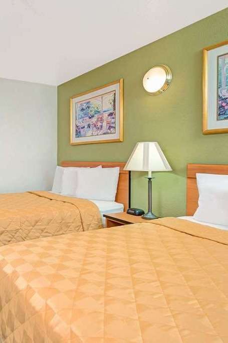 Hotel Travelodge by Wyndham Sacramento / Rancho Cordova photo 2