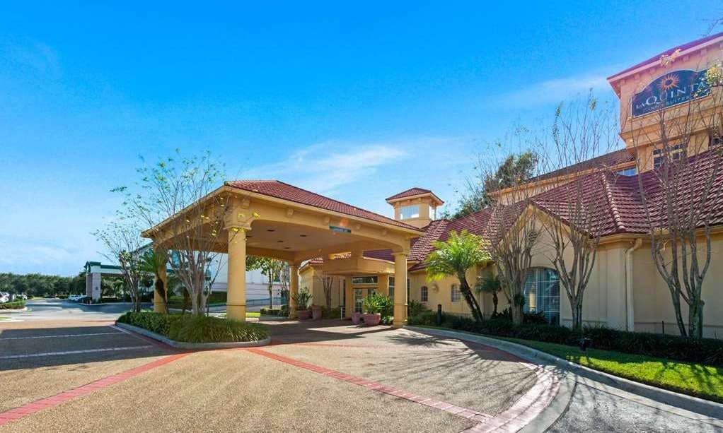 La Quinta Inn & Suites by Wyndham USF (Near Busch Gardens)