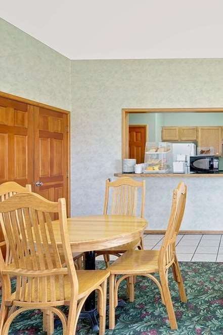 Hotel Super 8 by Wyndham Belgrade/Bozeman Airport photo 5