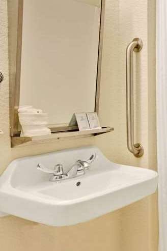 Hotel Microtel Inn & Suites by Wyndham Bryson City photo 4