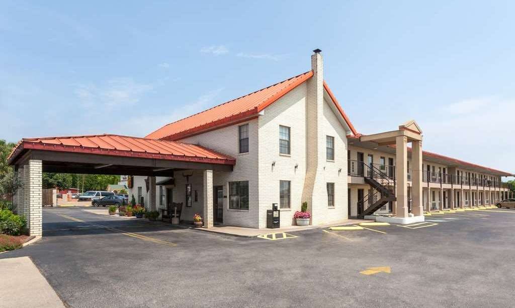 Super 8 Fredericksburg