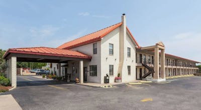 Super 8 Fredericksburg