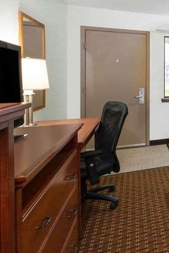 Hotel Super 8 by Wyndham Goodland photo 3