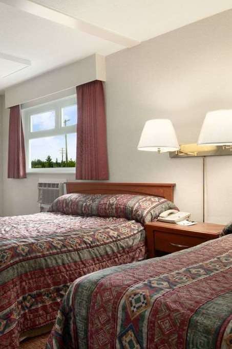 Hotel Travelodge by Wyndham Langley photo 3