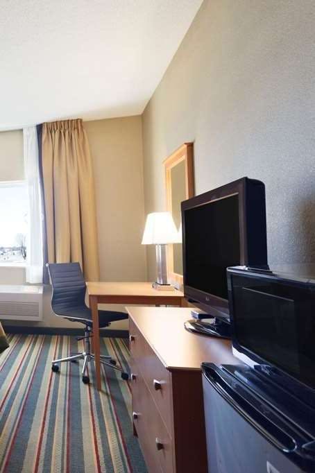 Hotel Super 8 by Wyndham Lees Summit photo 3