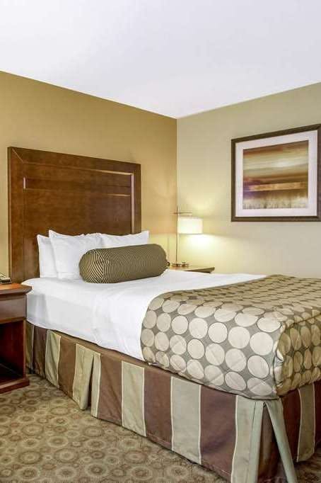 Hotel La Quinta Inn & Suites by Wyndham Dickinson photo 1