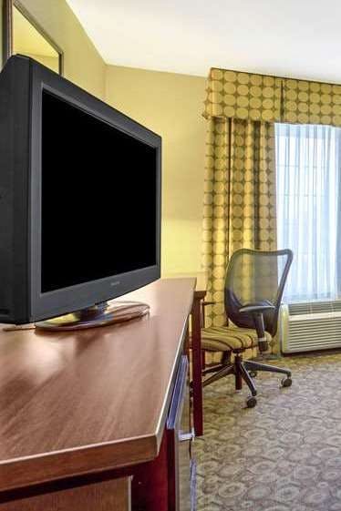 Hotel La Quinta Inn & Suites by Wyndham Dickinson photo 3