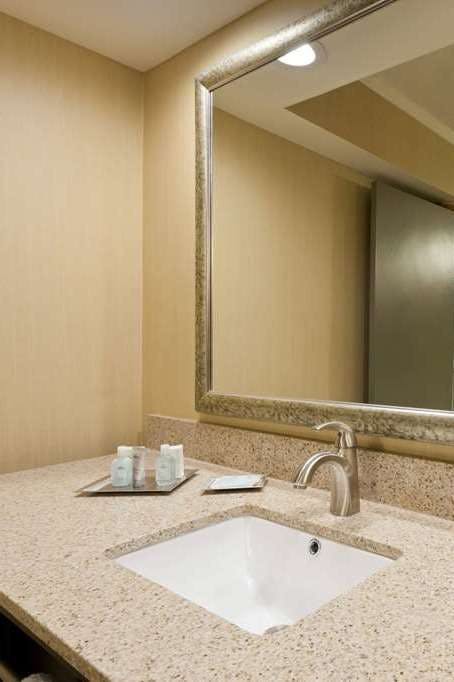 Hotel Wyndham Garden Ann Arbor photo 5